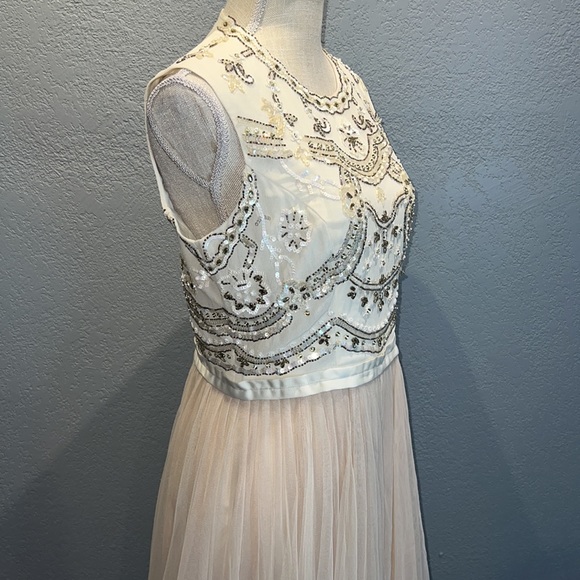 Needle & Thread Embellished By Hand Formal Gown - Size 10 - Picture 11 of 16